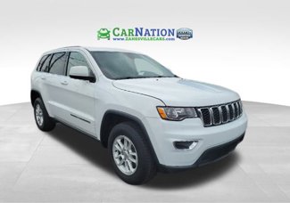 Used 2019 Jeep Grand Cherokee Laredo image 1