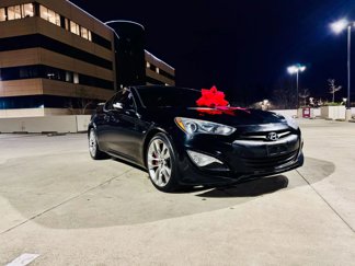 Used 2015 Hyundai Genesis 3.8 image 1
