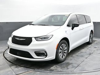 New 2025 Chrysler Pacifica Select image 1