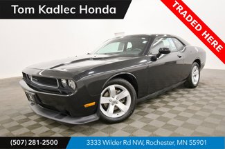Used 2013 Dodge Challenger SXT image 1