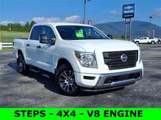 Used 2022 Nissan Titan SV w/ SV Convenience Package image 1