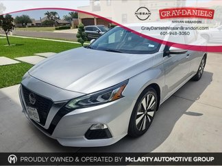 Used 2022 Nissan Altima 2.5 SV w/ SV Premium Package image 1
