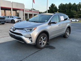 Used 2018 Toyota RAV4 XLE image 1