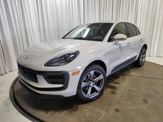 Used 2025 Porsche Macan image 1