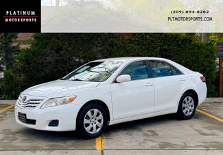 Used 2011 Toyota Camry LE image 1
