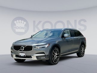 Used 2018 Volvo V90 T6 Cross Country w/ Convenience Package image 1