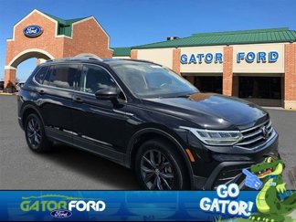 Used 2022 Volkswagen Tiguan SE image 1