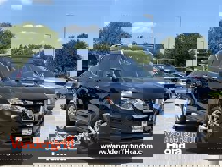 Used 2018 Nissan Rogue SV image 1