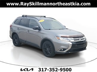 Used 2018 Mitsubishi Outlander SE image 1