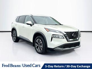 Used 2021 Nissan Rogue SV image 1