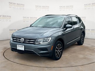 Used 2021 Volkswagen Tiguan SE w/ Panoramic Sunroof Package image 1