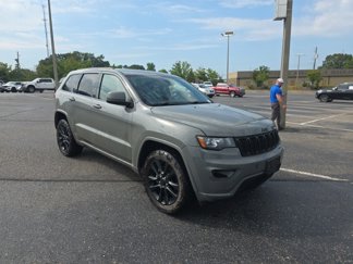 Used 2019 Jeep Grand Cherokee Altitude image 1