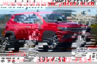 Used 2024 Jeep Compass Latitude image 1
