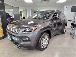 Used 2022 Jeep Compass Latitude image 1