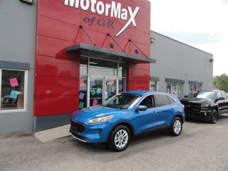 Used 2020 Ford Escape SE image 1