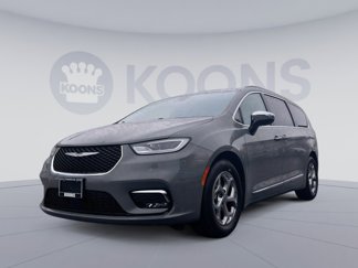 Used 2023 Chrysler Pacifica Limited image 1