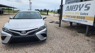 Used 2018 Toyota Camry SE image 1
