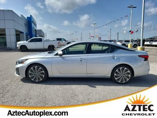 Used 2023 Nissan Altima 2.5 SL image 1