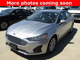 Used 2020 Ford Fusion SE image 1