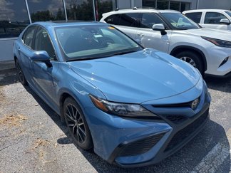 Used 2024 Toyota Camry SE image 1