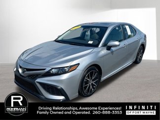 Used 2024 Toyota Camry SE image 1