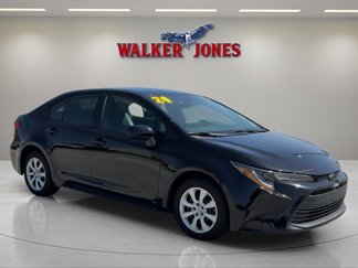 Used 2024 Toyota Corolla LE image 1