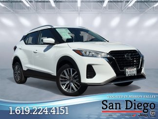Used 2021 Nissan Kicks SV image 1