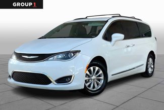 Used 2018 Chrysler Pacifica Touring-L image 1