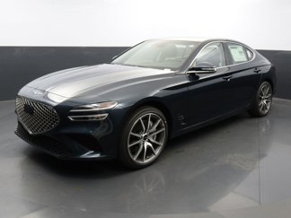Used 2025 Genesis G70 2.5T image 1