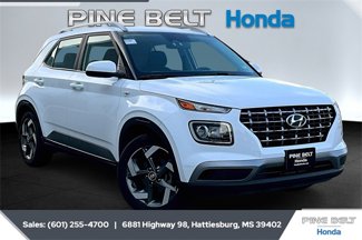 Used 2023 Hyundai Venue SEL image 1