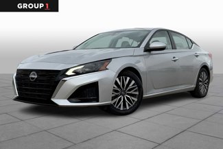 Used 2023 Nissan Altima 2.5 SV image 1