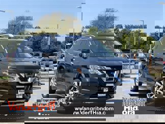 Used 2018 Nissan Rogue SV image 1