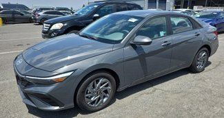 Used 2024 Hyundai Elantra SEL image 1