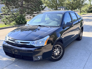 Used 2010 Ford Focus SE image 1