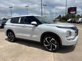 Used 2024 Mitsubishi Outlander SE video 1