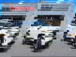 Used 2022 Nissan Rogue SV image 1