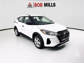 Used 2024 Nissan Kicks S image 1
