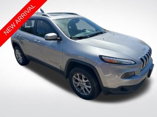 Used 2017 Jeep Cherokee Latitude w/ Comfort/Convenience Group image 1