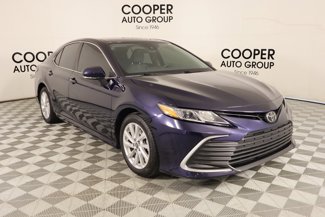 Used 2022 Toyota Camry LE image 1