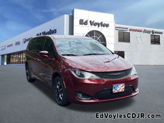 Used 2019 Chrysler Pacifica Touring Plus w/ S Appearance Package image 1