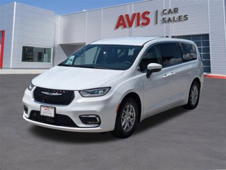Used 2023 Chrysler Pacifica Touring-L image 1