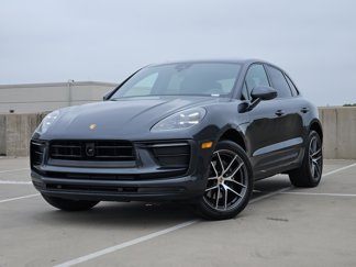 Certified 2025 Porsche Macan image 1