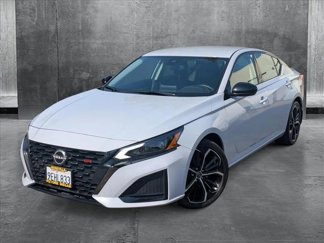 Used 2023 Nissan Altima 2.5 SR image 1