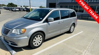 Used 2016 Chrysler Town & Country Touring image 1