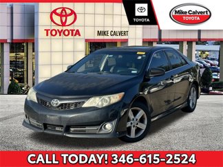 Used 2012 Toyota Camry LE image 1