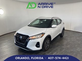Used 2024 Nissan Kicks SV image 1