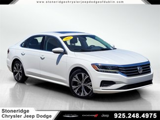 Used 2022 Volkswagen Passat 2.0T SE image 1
