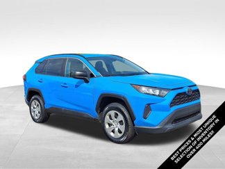 Used 2020 Toyota RAV4 LE image 1