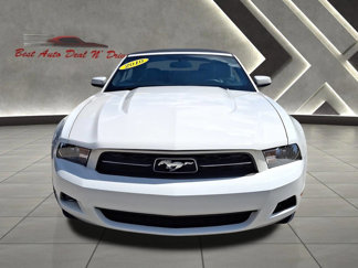 Used 2010 Ford Mustang Convertible image 1