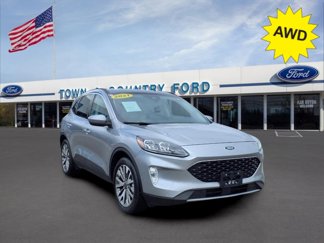 Used 2021 Ford Escape Titanium image 1